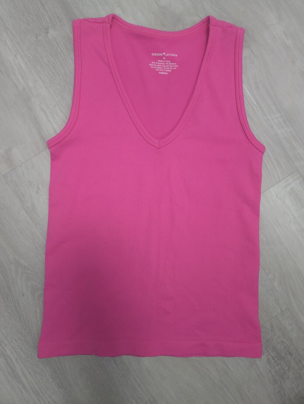 Gibson Latimer Hot Pink V-Neck Tank / NWOT
